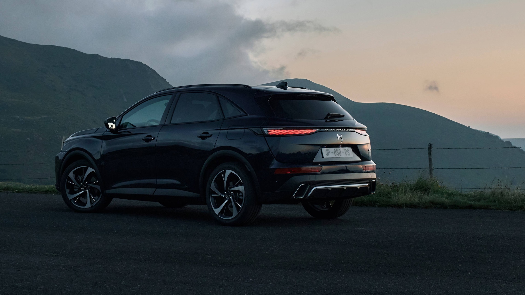 DS 7 ETOILE BLUEHDi 130 - DS Automobiles Levallois-Perret - NEUBAUER