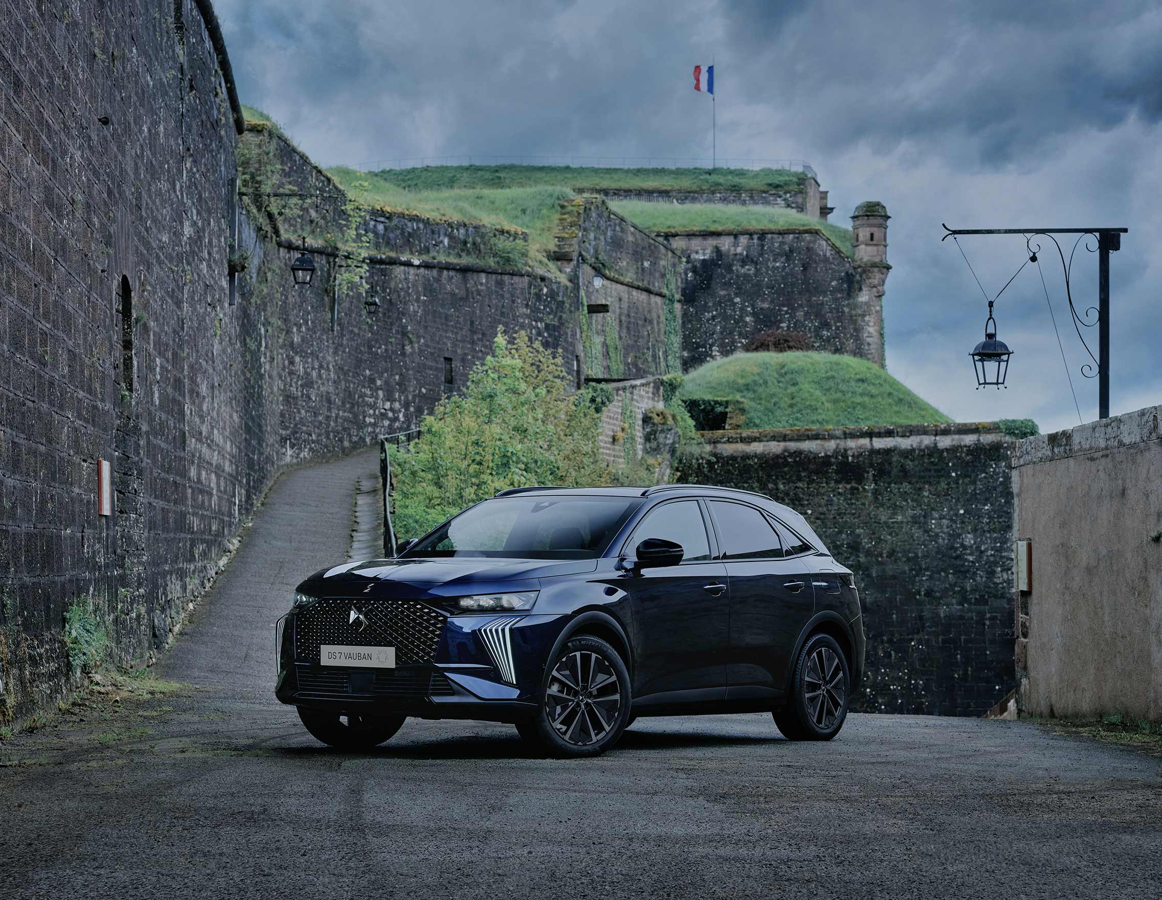 DS 7 VAUBAN : exception française fortifiée | DS Automobiles FR